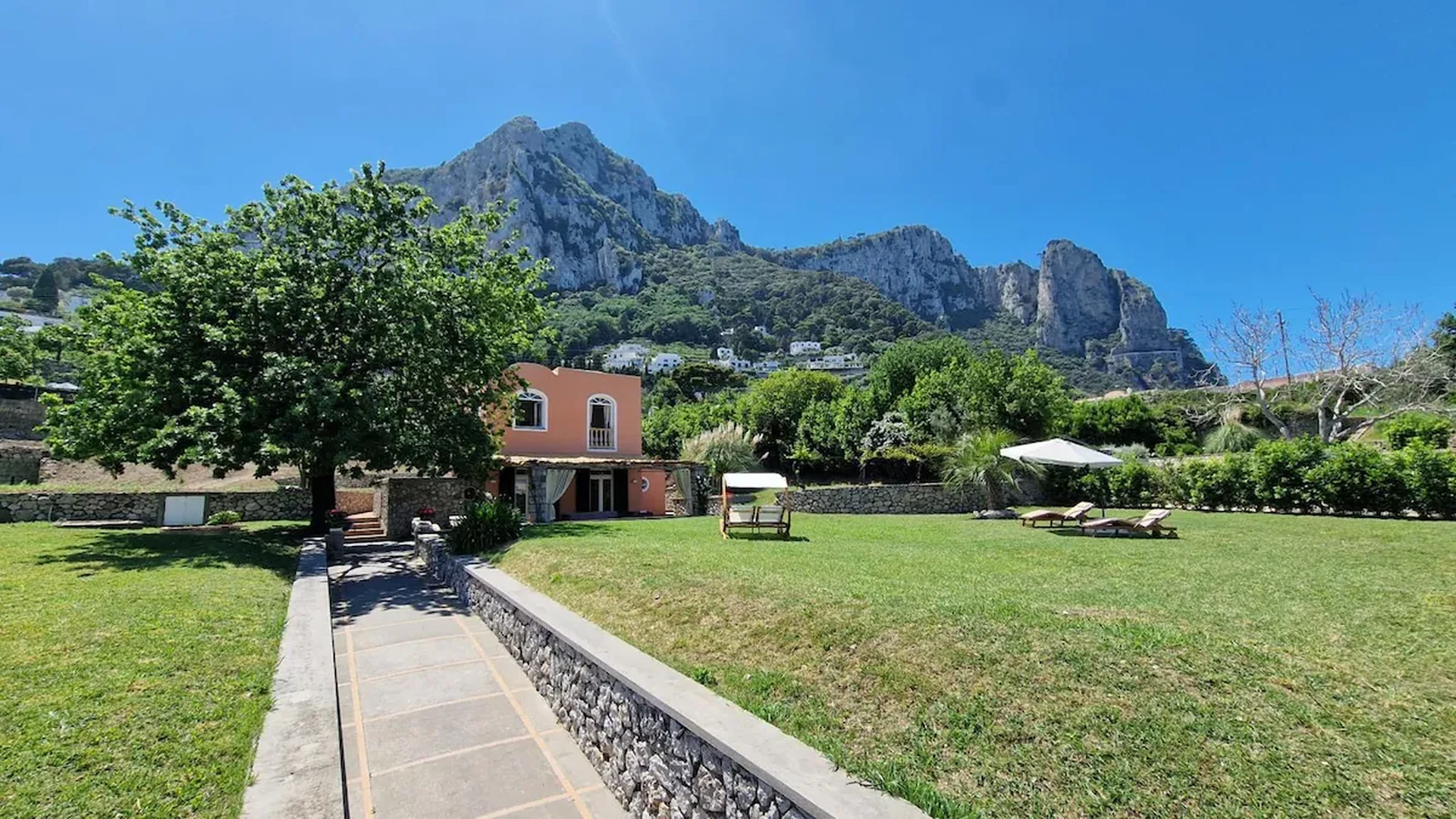 Cucina attrezzata — Villa Coralia, Capri (Campania) (foto 40)